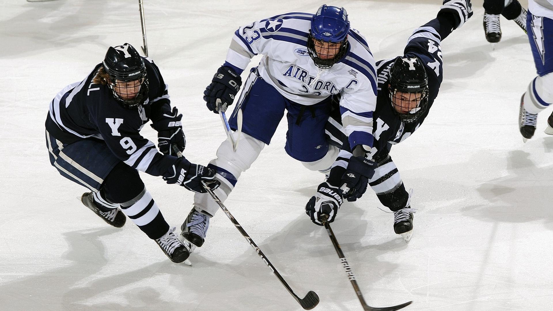 九游手机游戏-比赛策略中的“隐形战术”揭秘，隐形犯规战术